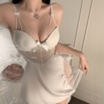 Short lingerie with straps and a push-up - Image 6