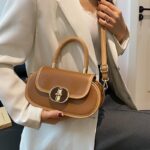 A fashionable bag - Image 5