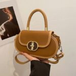 A fashionable bag - Image 2