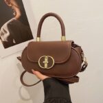 A fashionable bag - Image 3