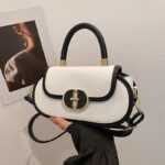 A fashionable bag - Image 13