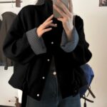 Women’s woollen jumper with a classic checked pattern and a stand-up collar, pieced together from different sections, from the Autumn/Winter 2025 collection; Korean-style, loose-fitting, casual, cropped, fashionable. - Image 3