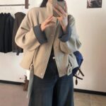 Women’s woollen jumper with a classic checked pattern and a stand-up collar, pieced together from different sections, from the Autumn/Winter 2025 collection; Korean-style, loose-fitting, casual, cropped, fashionable. - Image 5